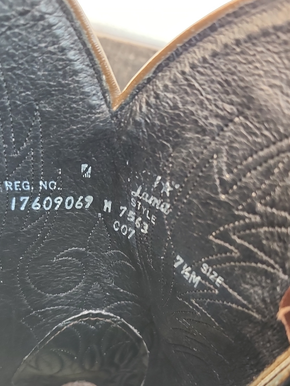TONY LAMA LEATHER WESTERN BOOTS - Picture 9 of 12